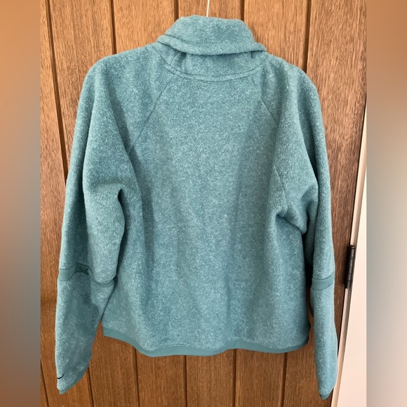 Nike women’s medium therma fleece cowl neck cozy training pullover. - Picture 4 of 4